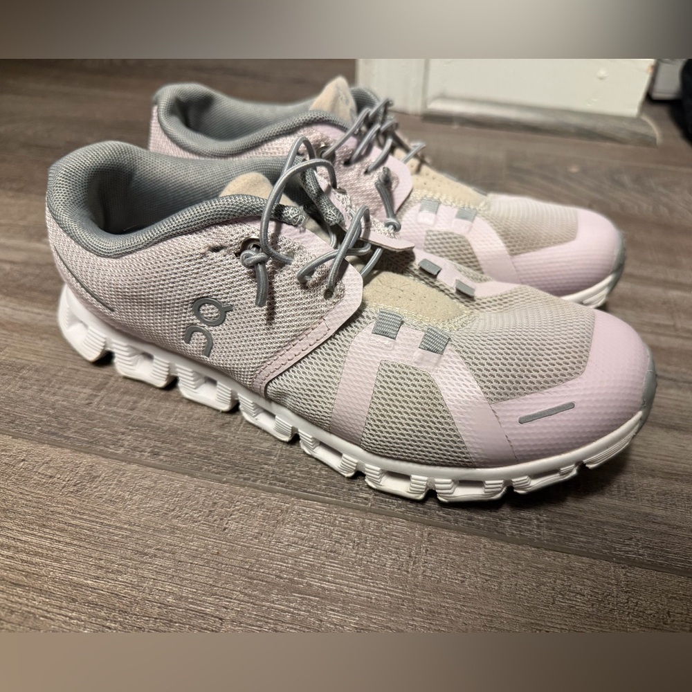 On cloud Running shoes Women's Light purple Sneakers